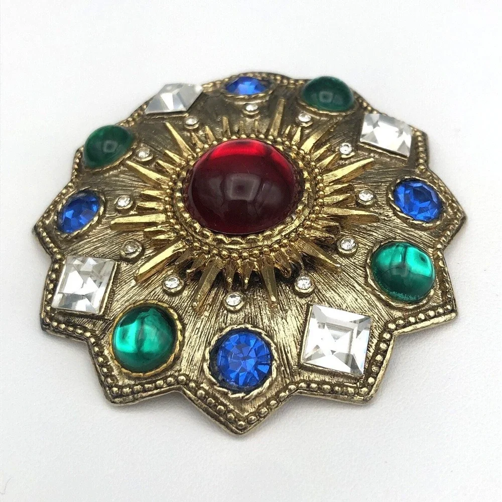 SPHINX vintage brooch